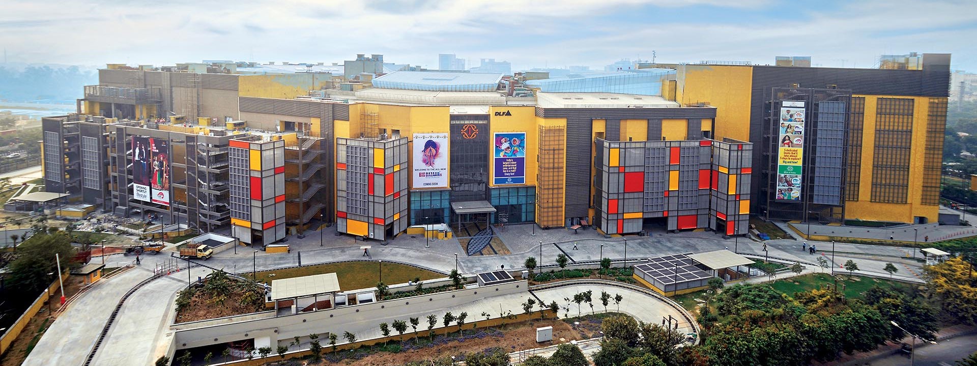 Under-Construction Mall (DLF Emporio), A mall under constru…